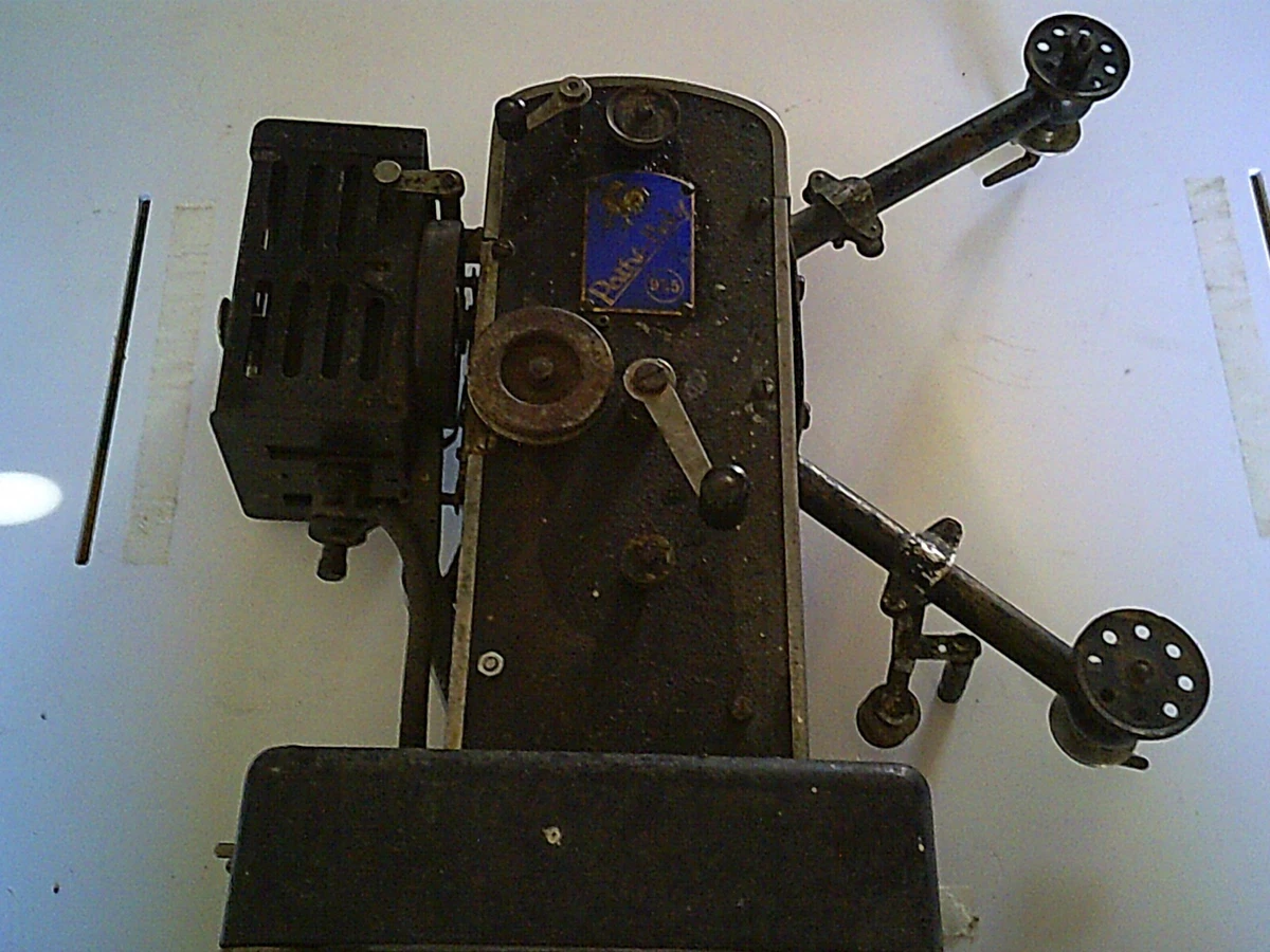 Projecteur PATHE BABY COQ D'OR • £86.68 - UK