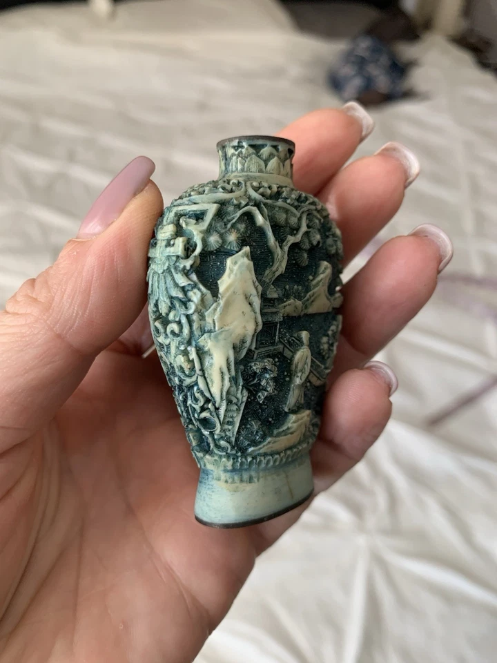 Antigua caja de tabaco china, azul/blanco con bermellón, diámetro 2 1/4 pulgadas firmada Foto 2 de 4