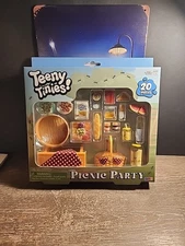 NEW Teeny Tinies Teeny Picnic Party Play Set New In Box Includes: 20 Pieces 