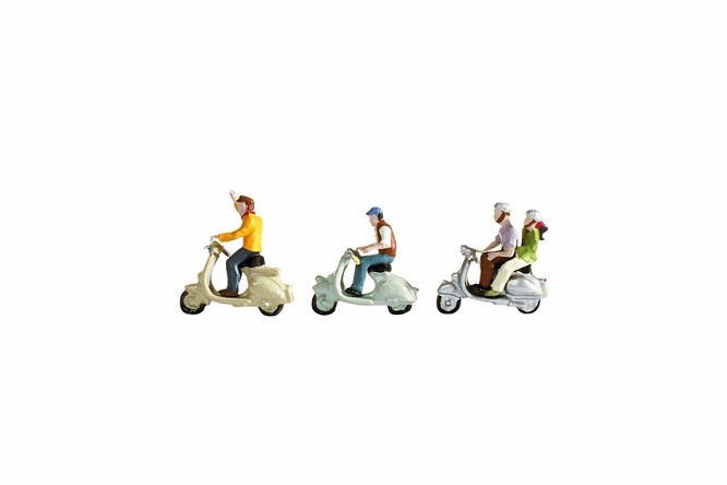 NOCH 36910 - N Scooter Rider - New
