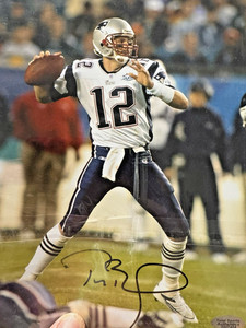 Tom BradyThe GOAT  Patriots8x10 autographed photo with 11x14 Frame w/Mat and COA