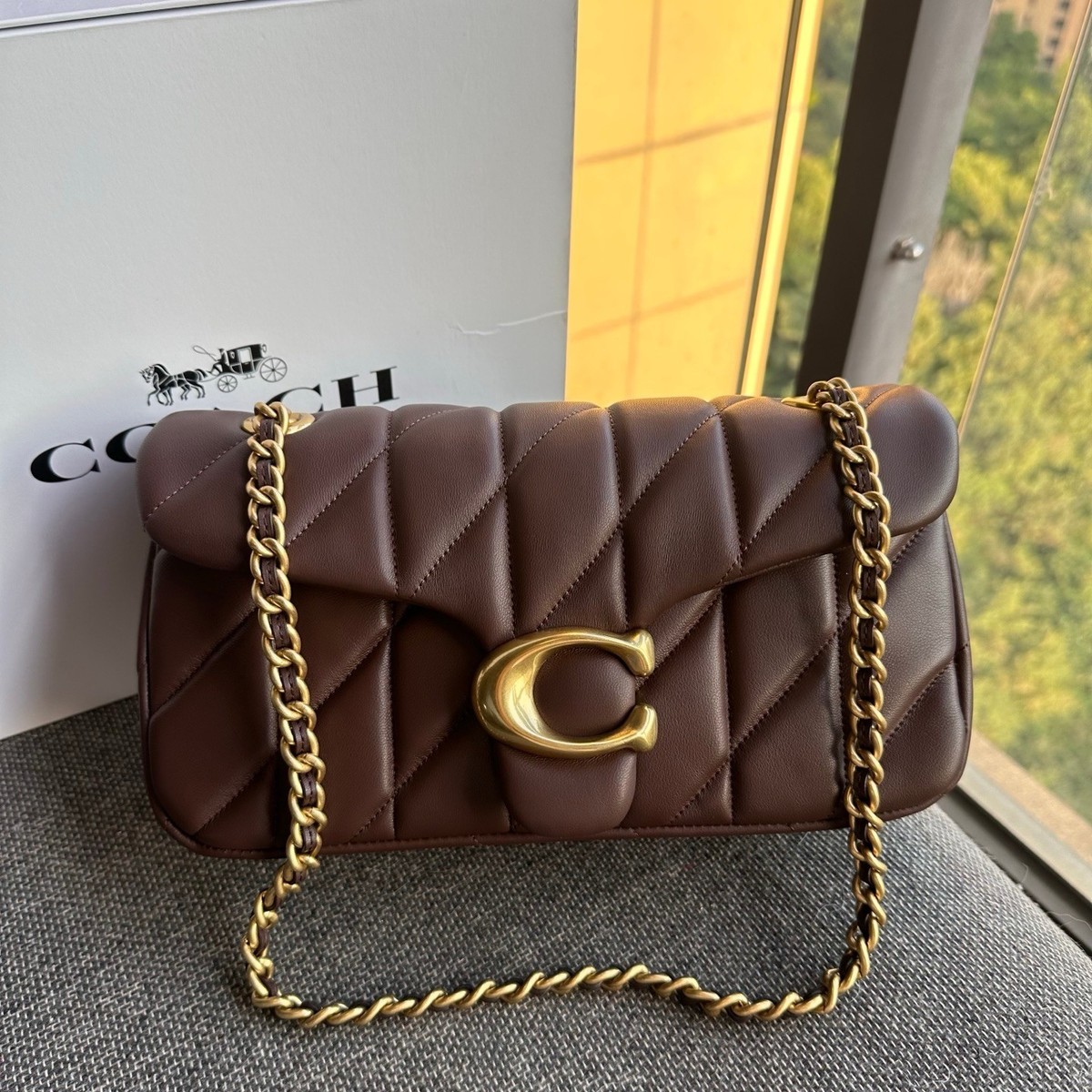 COACH ロゴ柄 ショルダーバッグ ブラウン COACH（コーチ） シグネチャー ショルダーバッグ ロゴ 斜め掛け