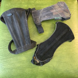 3 Vintage Archery Kolpin Peak To Peak Tarantula Arm Guards Brown Leather