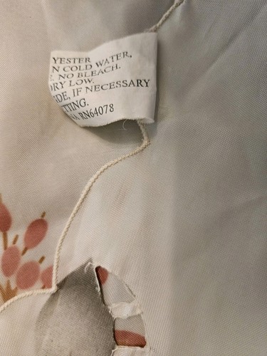 IVORY COLORED WITH FALL LEAVES RECTANGULAR TABLECLOTH - 66 X 103 IN - BEAUTIFUL! - Picture 8 of 8