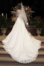 Wedding Dress sz 6 M from Europe 1,900