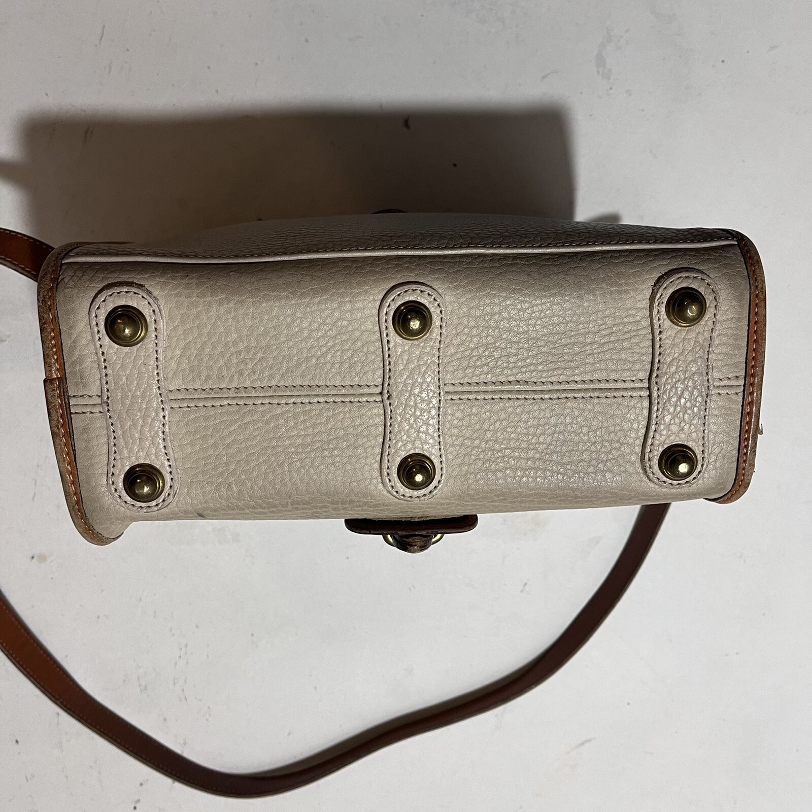 Vintage Dooney & Bourke Purse R25 Medium Essex Bone British Tan Leather thumbnail 14