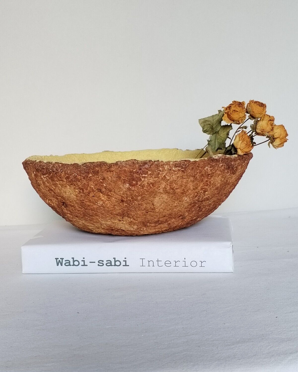 Coupe décorative effet rouille et jaune en céramique artisanale vide poche salon