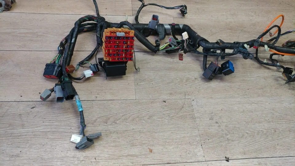 Жгут проводов для приборной панели 2001 Ford Mustang GT с автоматическим откидным верхом от оригинального производителя - Изображение 2 из 4