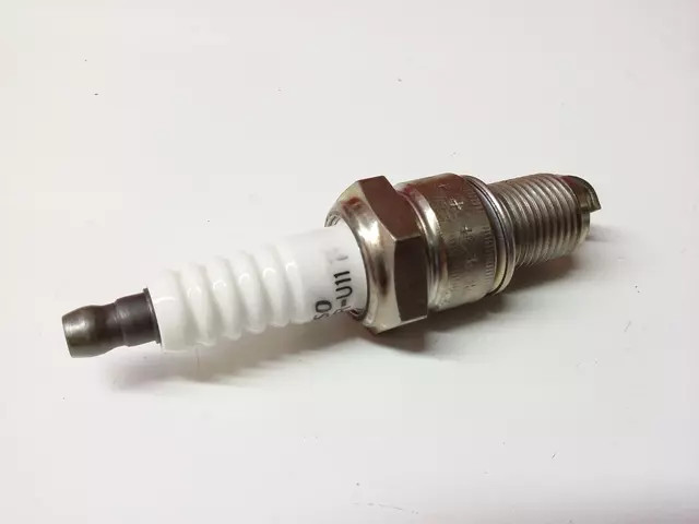 Genuine Toyota Spark Plug 90919-01091
