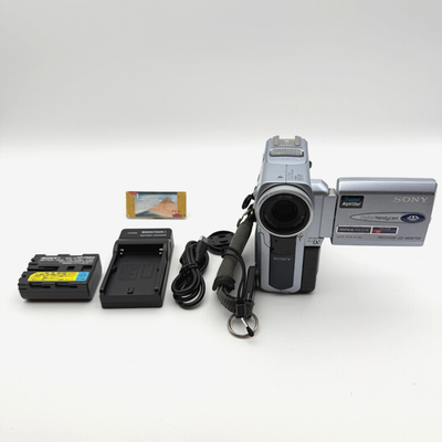 Sony Handycam DCR-PC9 MiniDV Camcorder NightShot with Battery