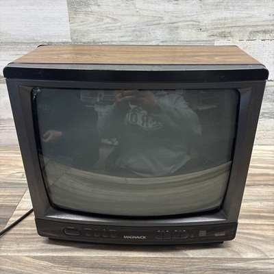 Vintage CRT Gaming Magnavox 13  (No Remote)  Works