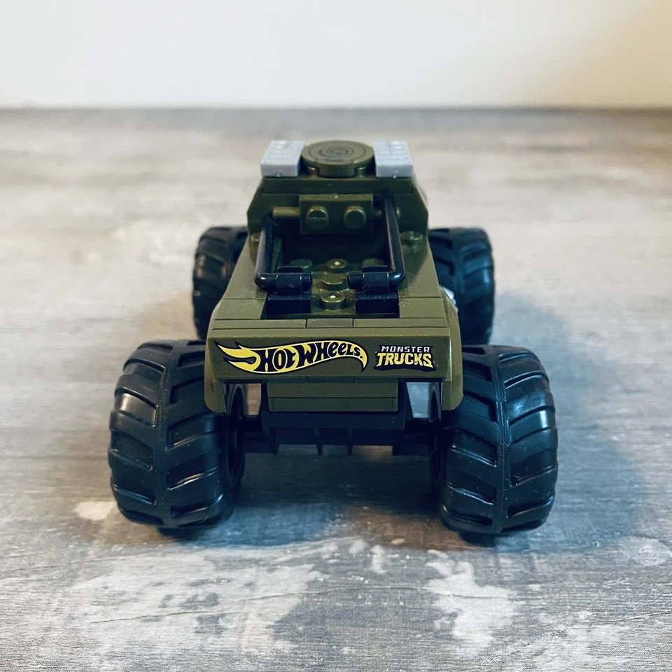 MEGA Hot Wheels Monster Truck Juguete de Construcción V8 Bombardero con 1 Figura Incompleta Foto 2 de 4