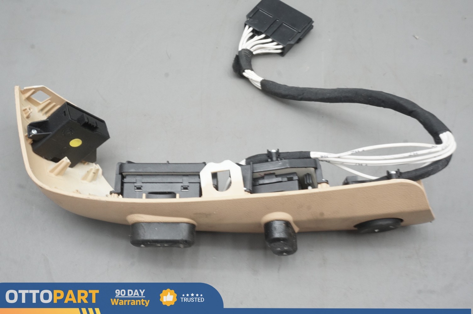 2003-2013 Maserati Quattroporte, Front Right side Seat Control W/Surrounding OEM