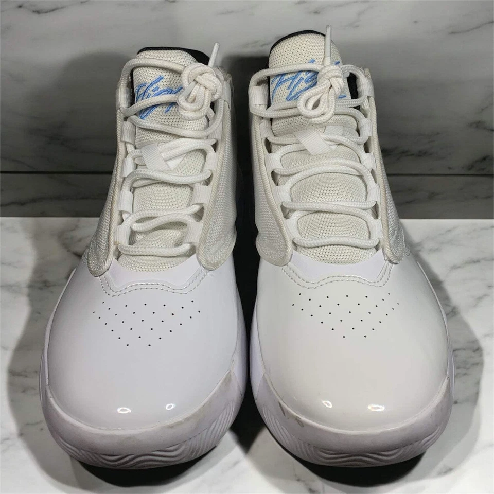 Air Jordan Max Aura 4 "Azul Universitario" Talla 8.5M Foto 3 de 4