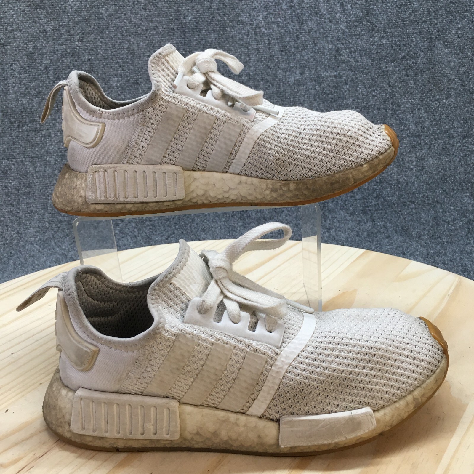 Adidas Shoes Youth 6 NMD R1 Triple Athletic Low Sneakers D96635 White Lace Up Adidas Shoes Youth 6 NMD R1 Triple Athletic Low Sneakers D96635 White Lace Up