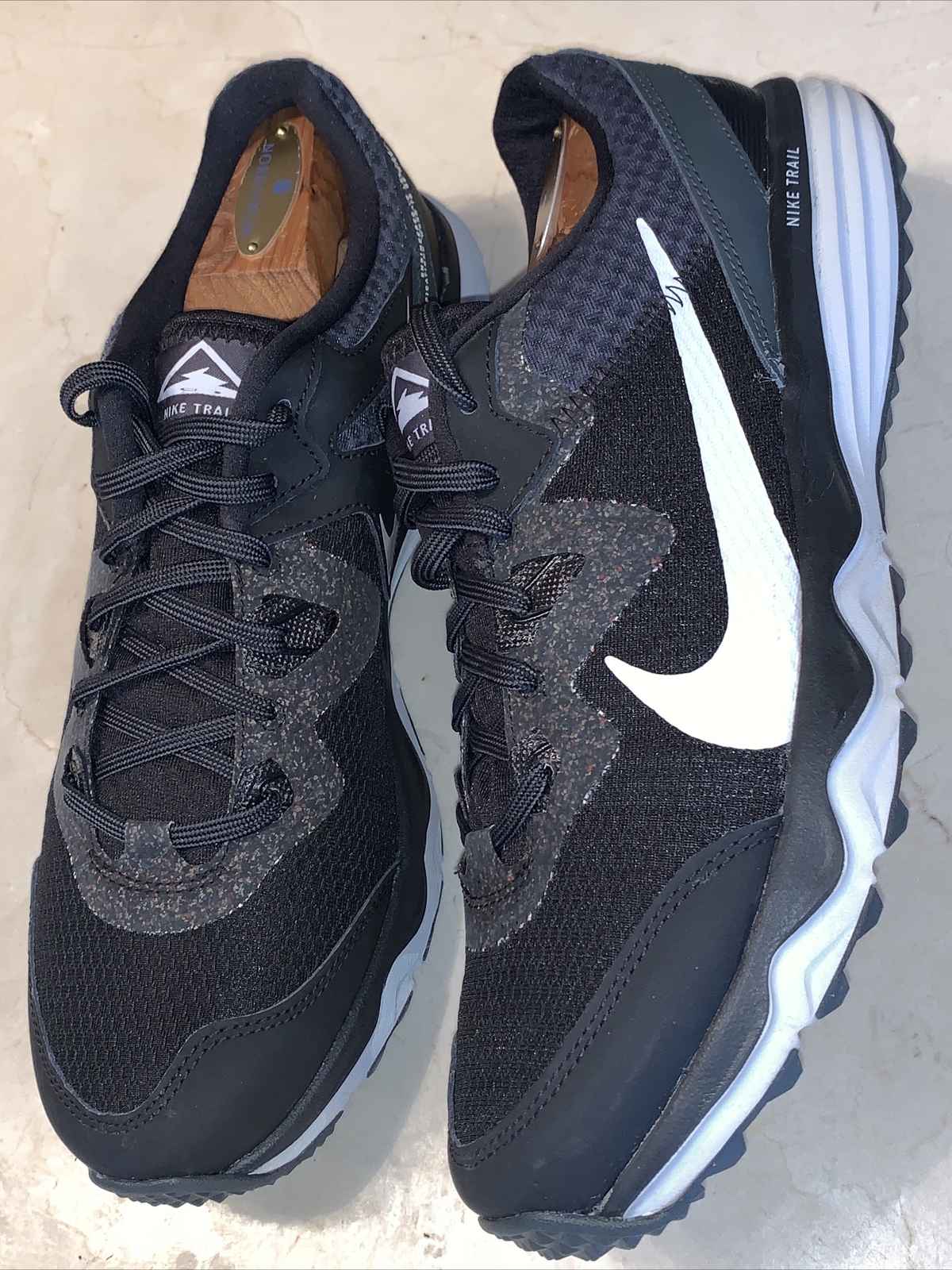 NIKE 'JUNIPER TRAIL' MENS BLACK/WHITE 