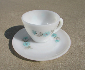 VTG Fire King Anchor Hocking Blue Carnation White Milk Glass Teacup & Saucer USA