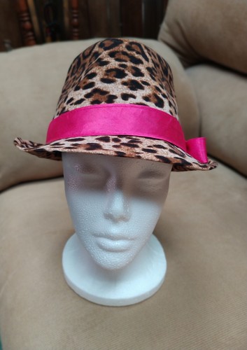 Hello Kitty Girl's Sanrio Leopard Print Fedora Hat O/S Small - Picture 2 of 9