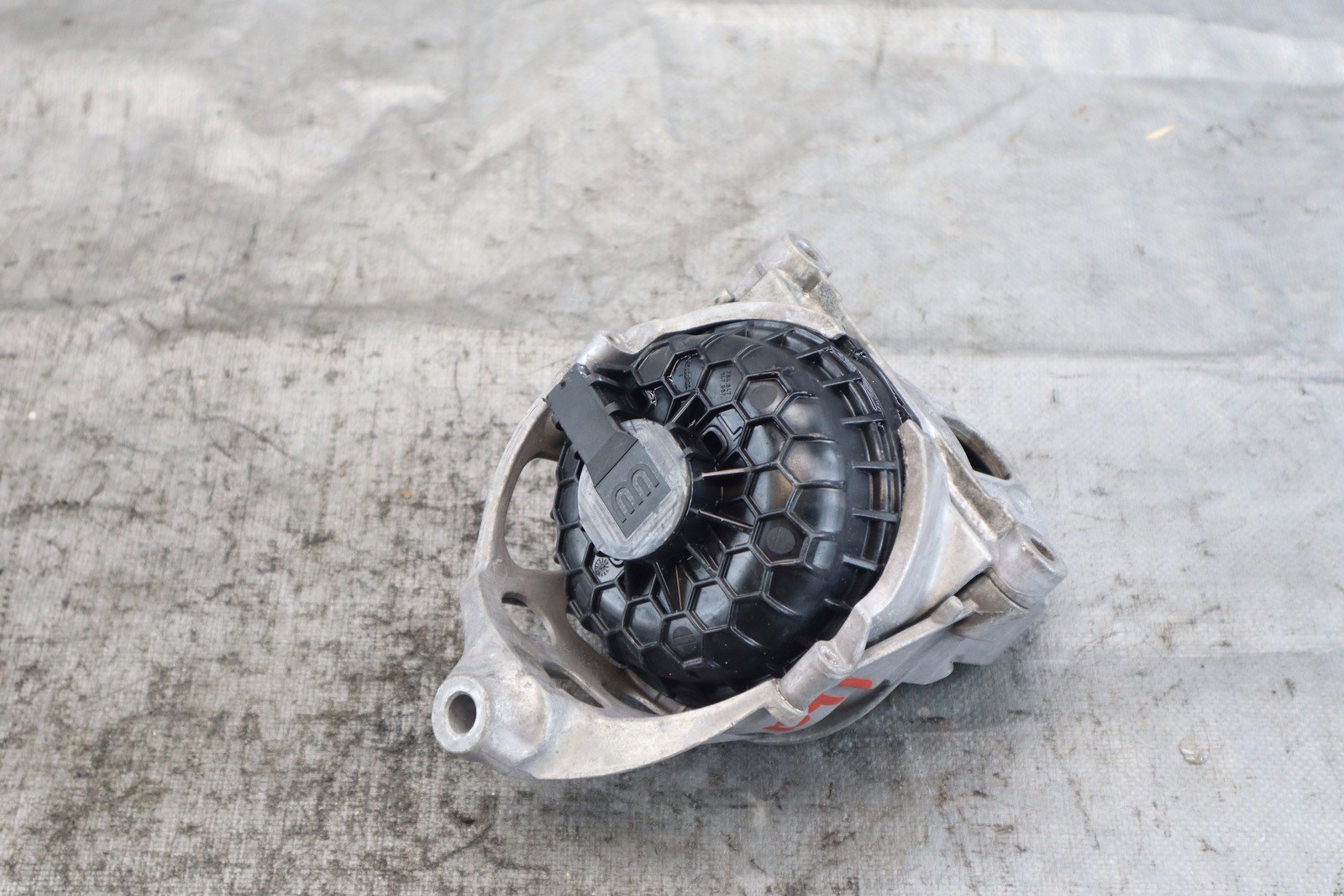 2018 2019 LAMBORGHINI URUS 4.0L V8 OEM LH DRIVER SIDE ENGINE MOUNT 4M0199371