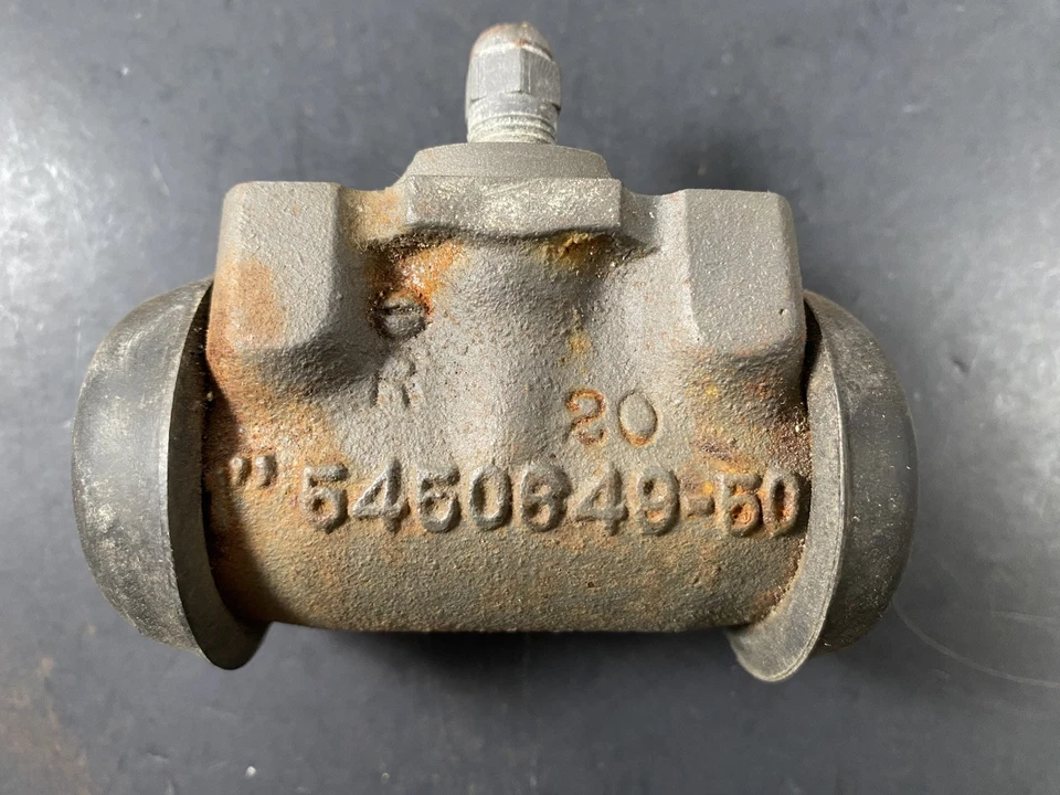 Cilindro de freno trasero derecho Oldsmobile 88, 98 1954-1956 NOS Delco Foto 4 de 4