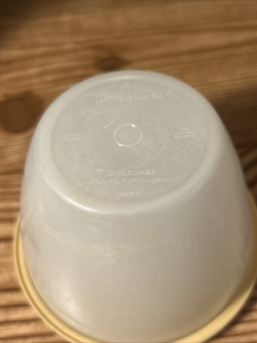 Vintage Tupperware #148 Clear Refrigerator Bowl & 215 Almond Lid - Picture 3 of 4