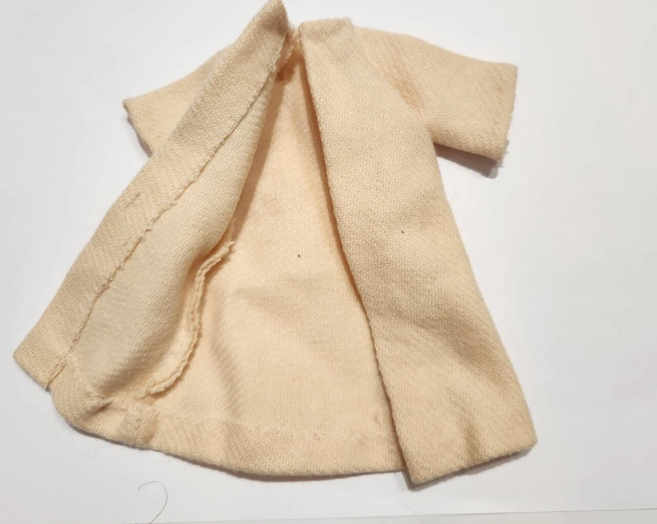 ROPA MUÑECA BARBIE ABRIGO INVIERNO LARGO CREMA BLANCO CÁLIDO CHAQUETA ABRIGO Foto 2 de 3