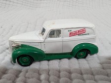 Greenlight 1/64 1939 Chevrolet Panel Truck Krispy Kreme Doughnuts ModelCar