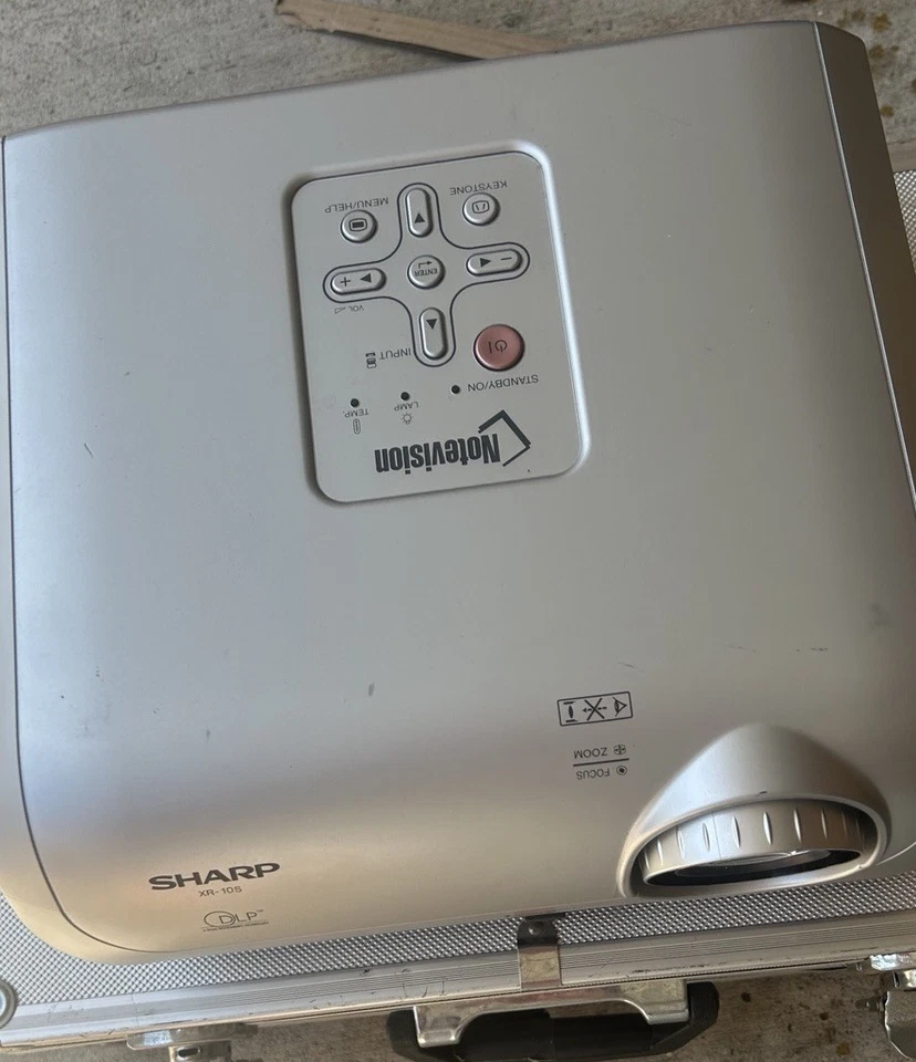 Proiettore multimediale Sharp Notevision XR-10S con custodia argento. Testato! - Immagine 4 di 4