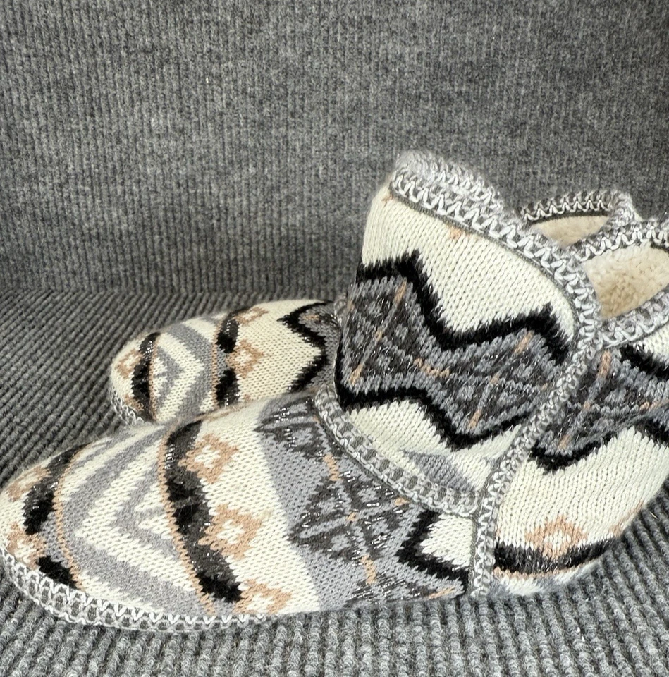 Muk Luks Slipper Boots Womens Size Medium 6.5-7.5  Faux Fur Lined Fair Isle - Image 4 of 4