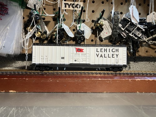 Coche de caja Athearn HO 50 pies LV Lehigh Valley 8247 | Zustand: Used