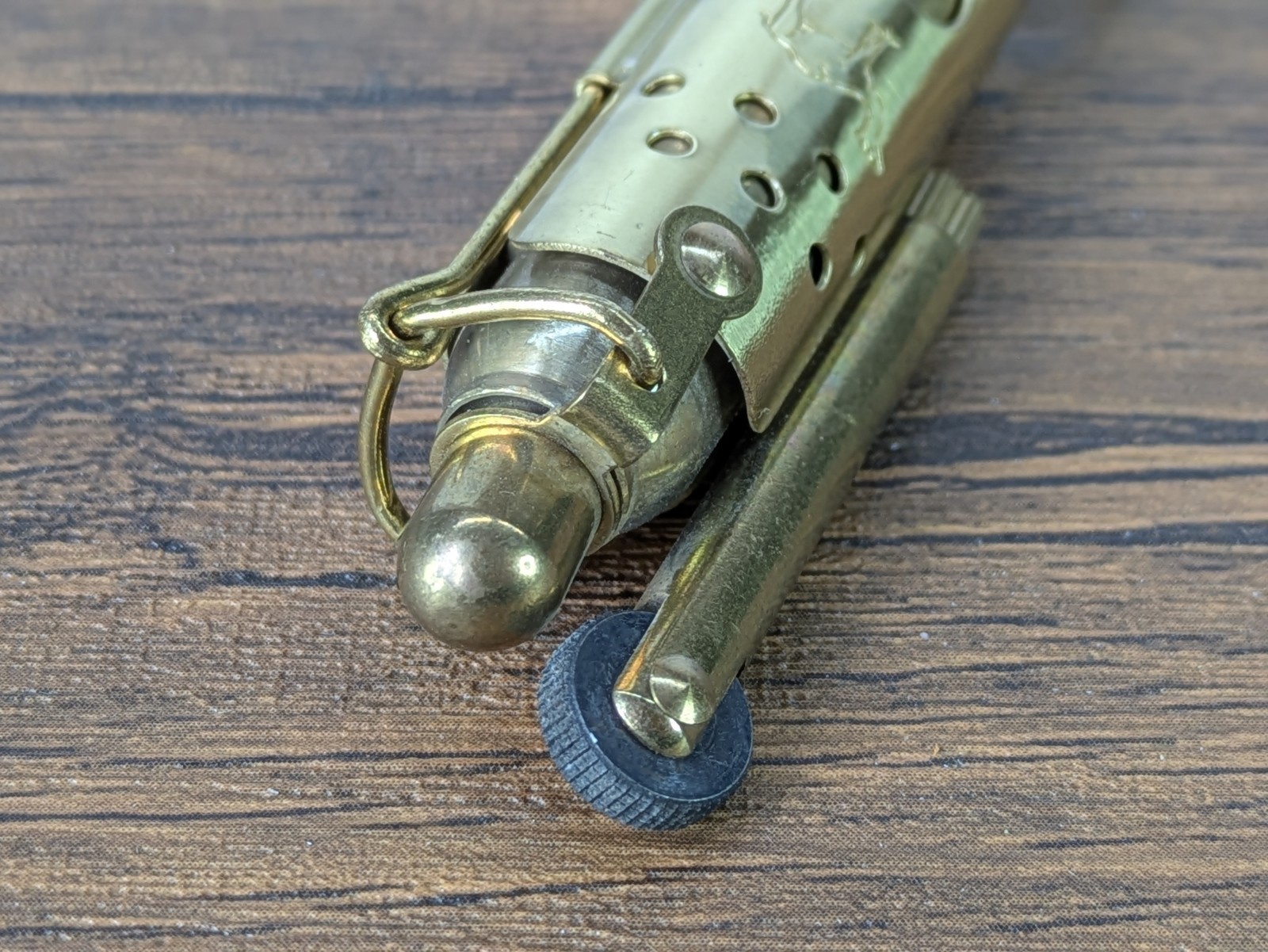 Vintage - 2¾" Unlite Joe Camel Brass Cigarette Lighter, Keyring Trench Style