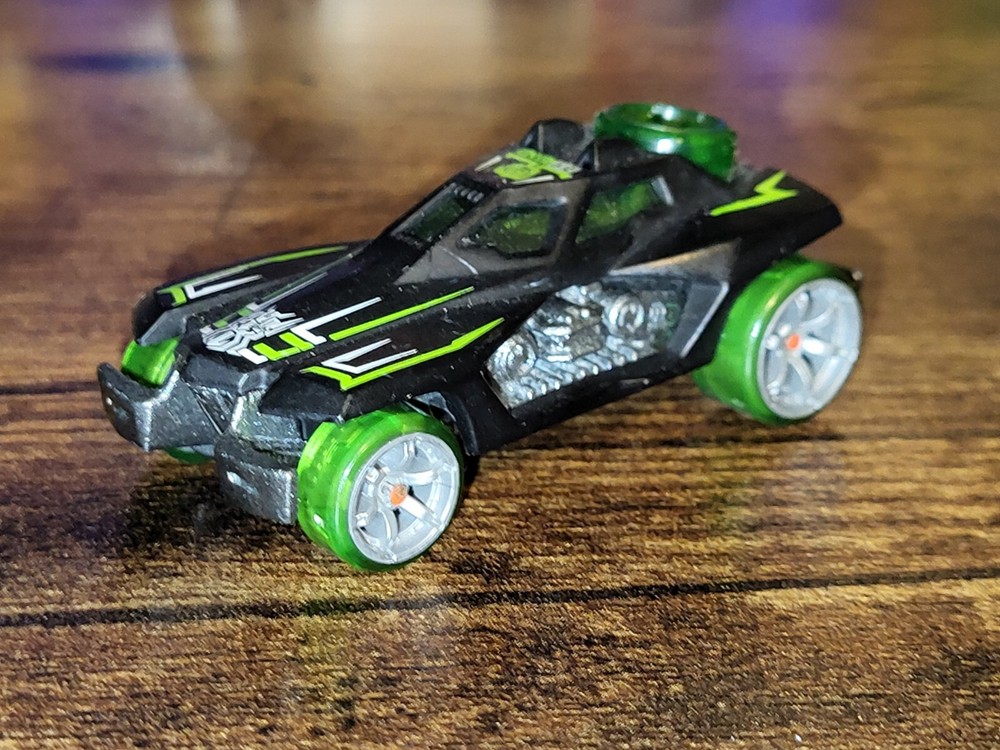 Hot Wheels Acceleracers RD-04 With Collectible Card