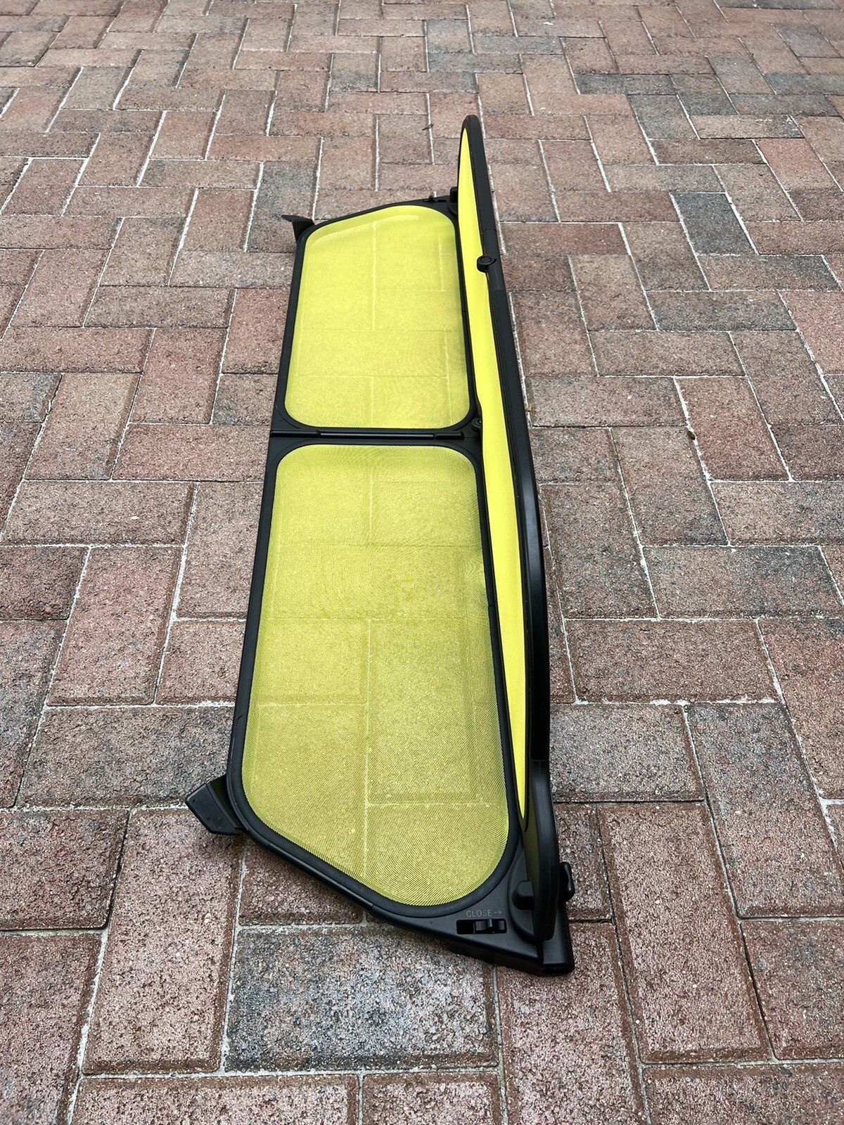 Genuine Ferrari California Wind Deflector Windscreen Kit Yellow 09-16 OEM