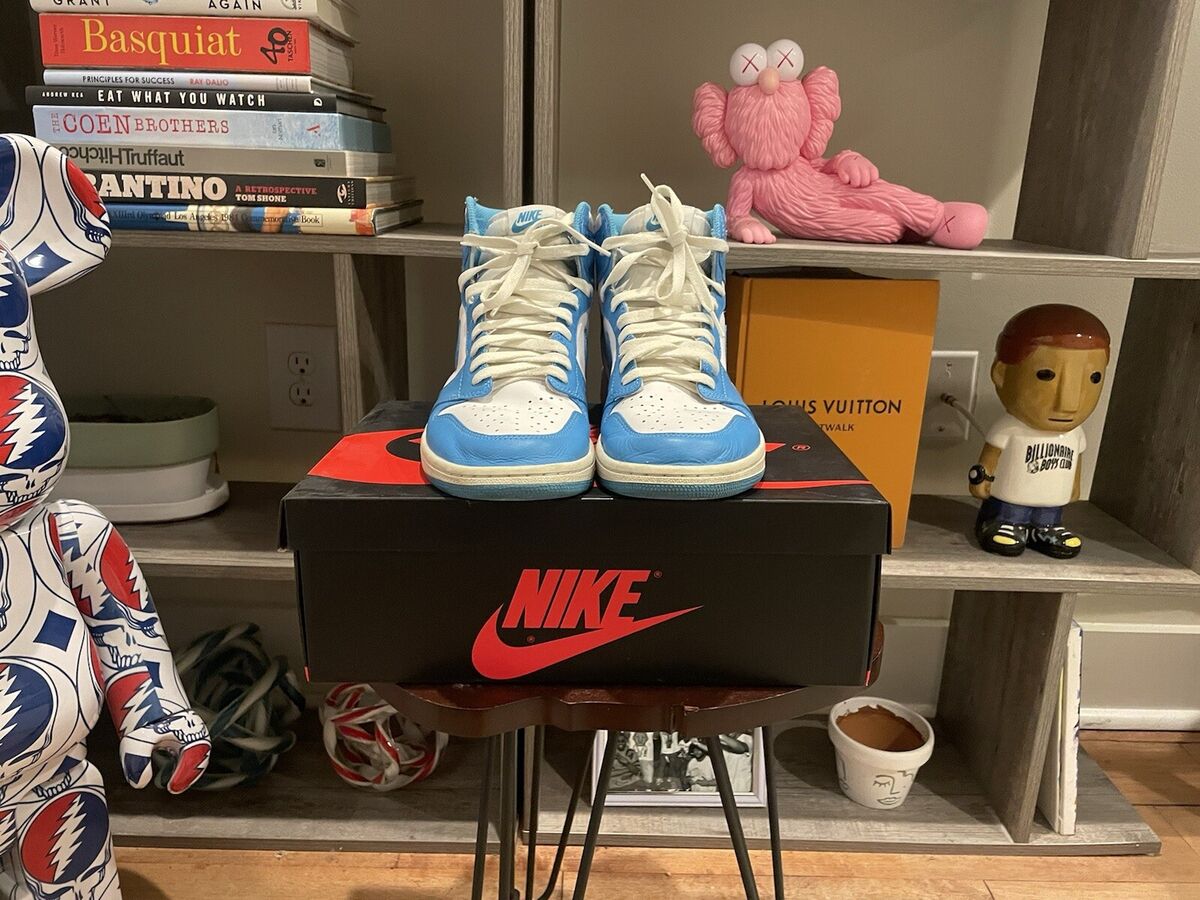 Nike Air Jordan 1 Retro High OG UNC 2015 size 11 555088-117 Nike Air Jordan 1 Retro High OG UNC 2015 size 11 555088-117