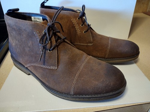 Stivaletti stringati Clarks uomo 11,5 marroni scamosciati Hinman Chukka punta brunita NUOVI - Foto 3 di 10
