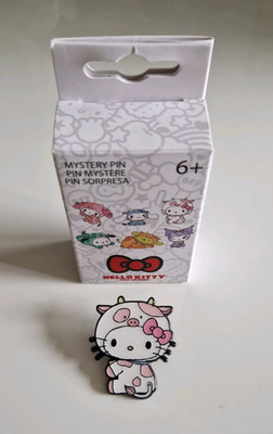 Loungefly Hello Kitty and Friends Hello Kitty Kuh Pin