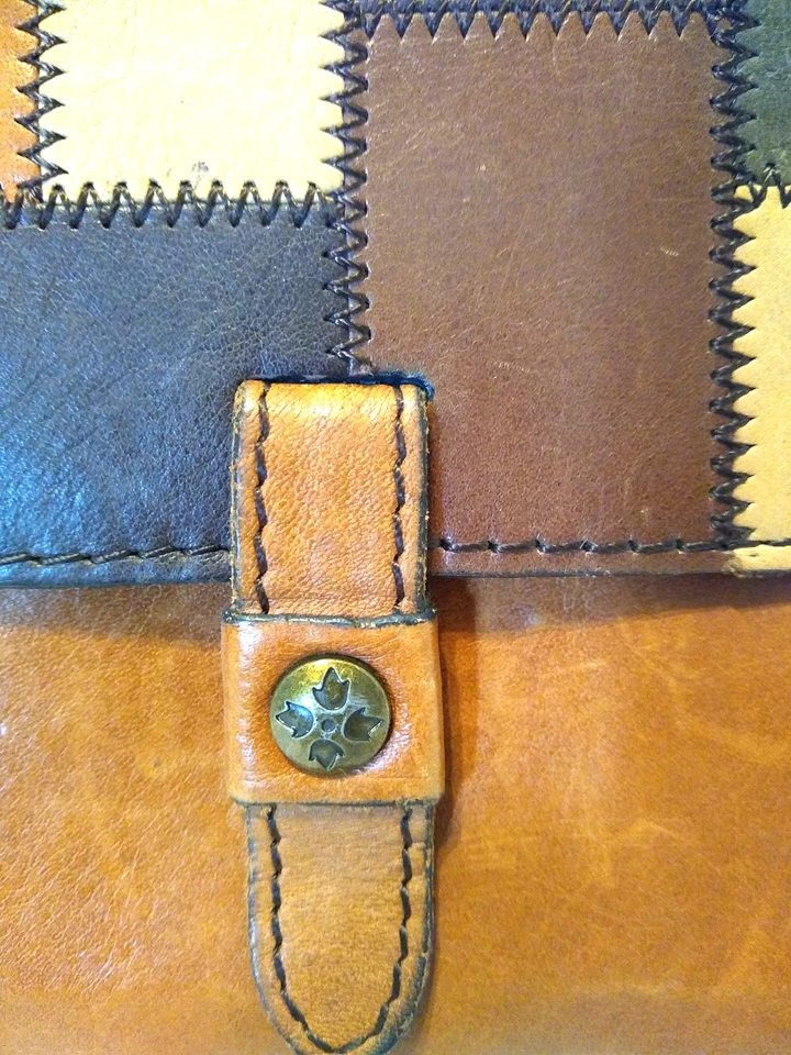 Carteira Tripla Patricia Nash Couro Italiano Rienzo Patchwork - Imagem 3 de 4