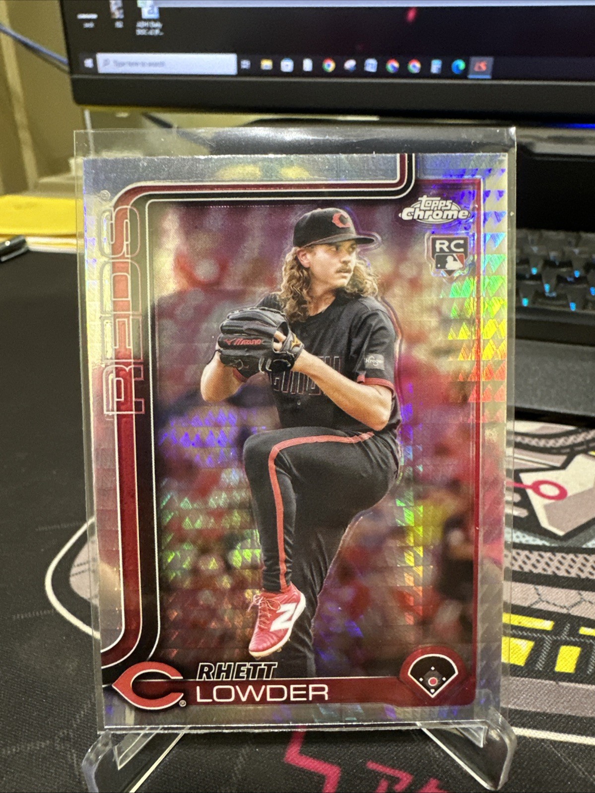 2025 Topps Chrome - Rhett Lowder #147 Prism Refractor (RC)