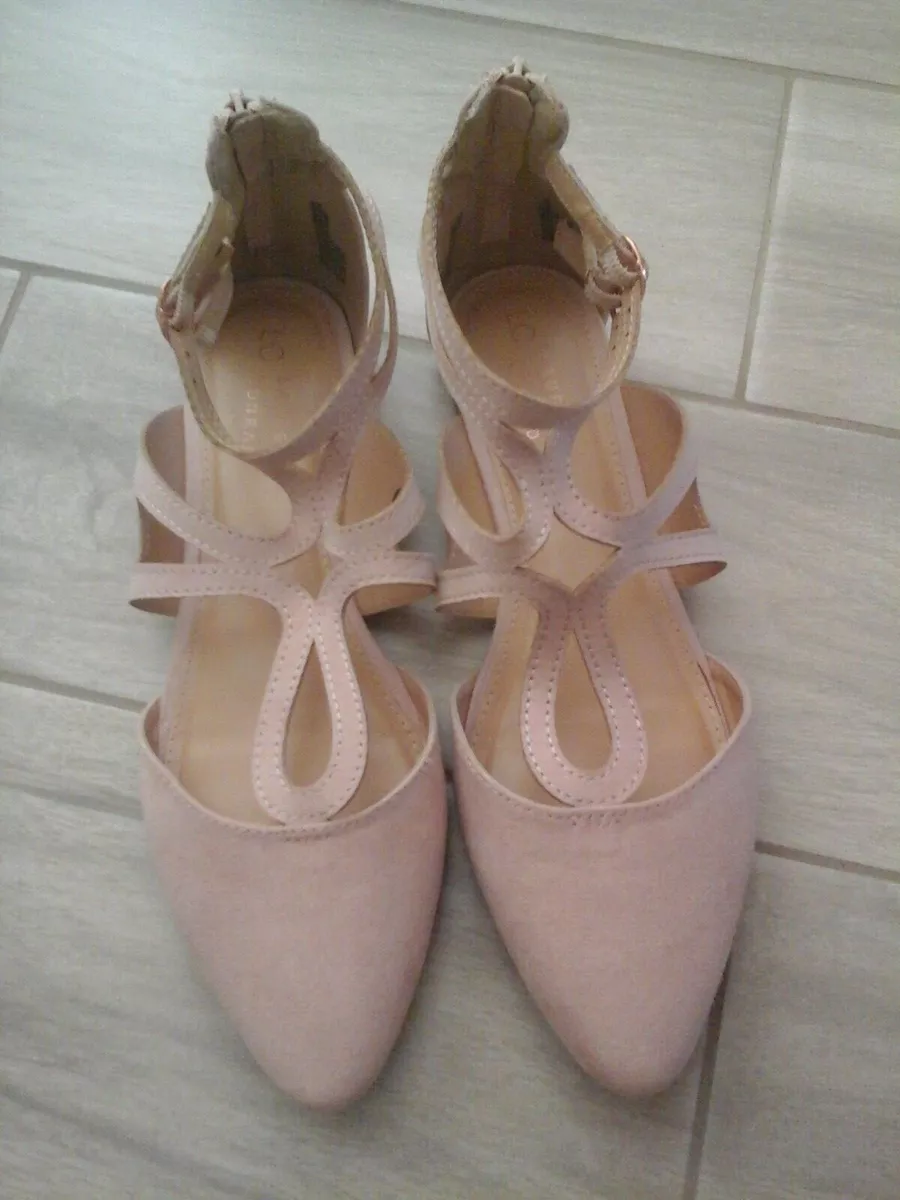 Lauren Conrad Blush Pink Strappy Ankle Pointed Toe Flats. Size 9.5
