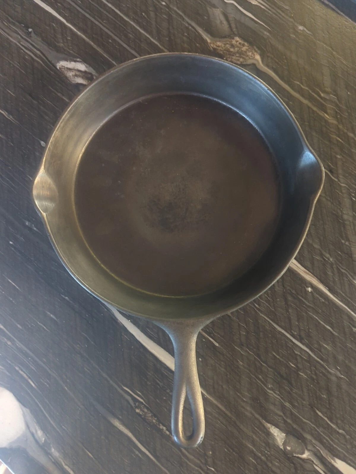 Lodge Cast Iron Skillet #8 / 10-1/2",  Restored Early 3 Notch Sits Flat