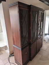 Breakfont Bookcase - Traditional Mahogany