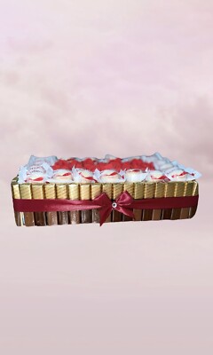 Elegante Merci Riegeltorte mit Rosen & Raffaello Krönung Geschenk/Pralinentorte