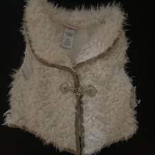 NWT Little Lass Girls Faux Fur Vest w Suede look Trim and Toggle Closure Size 3T