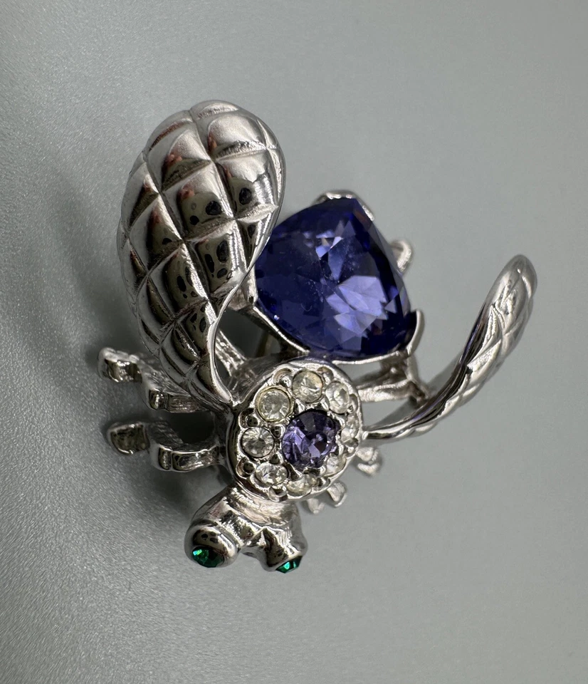 Broche prendedor Joan Rivers ojos verdes cristales morados tono plata abeja pequeña 1"" Foto 3 de 4