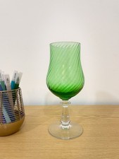 Vase en forme de verre, couleur verte
