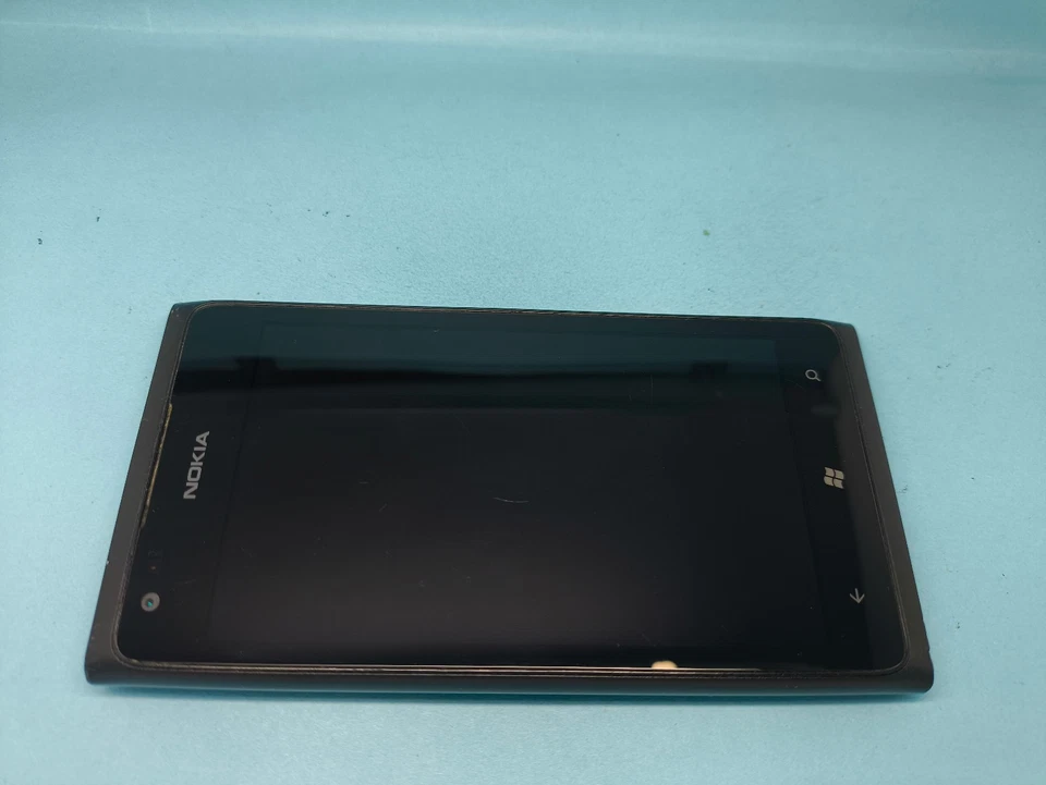 Nokia Lumia 900 Unlocked Mobile Phone Very Good Condition - Image 3 of 4