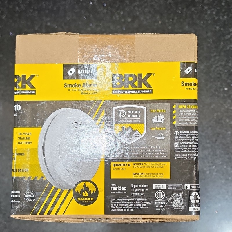 BRK SM210 Smoke Alarm White Battery Powered 10-Year Sealed Battery 6 Pack
