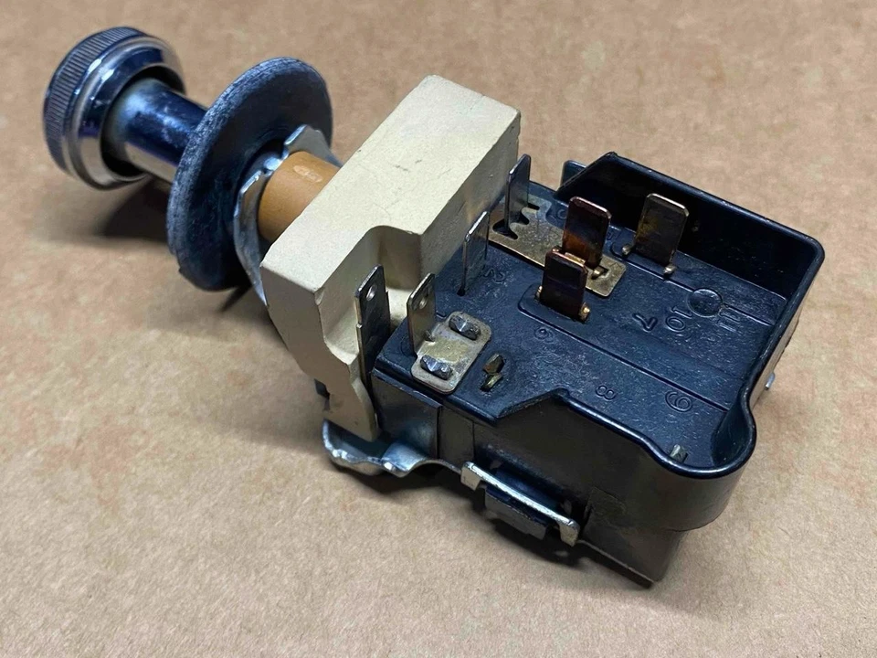 ПЕРЕКЛЮЧАТЕЛЬ ФАР 73-87 Chevy GMC Truck с ПОВОРОТНЫМ КВАДРАТНЫМ КОРПУСОМ K5 Blazer Suburban - Изображение 3 из 4