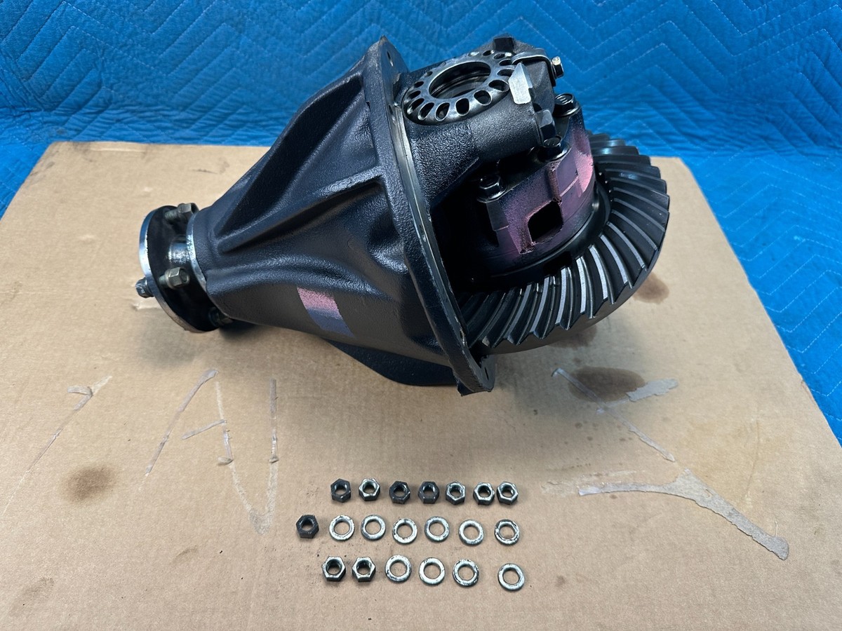 Toyota Land Cruiser LX470 Rear Axle Differential Carrier 41110