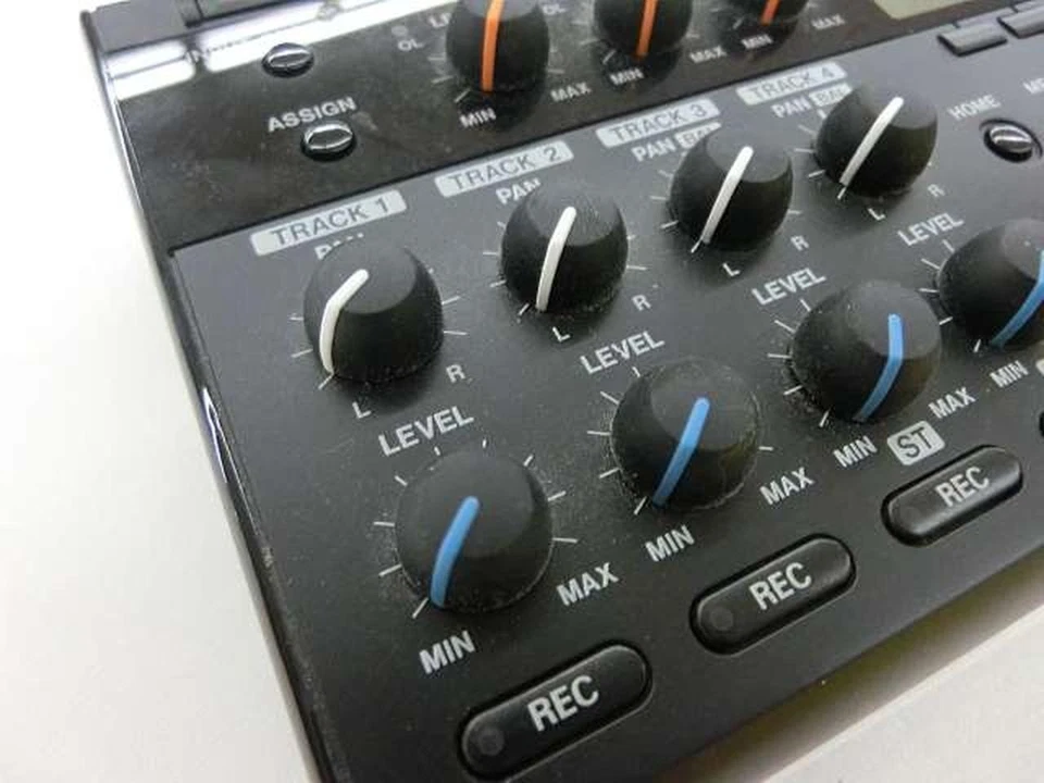 TASCAM DP-006 6-Track Digital Multitrack Recorder MTR Pocketstudio Black Used - Image 2 of 4
